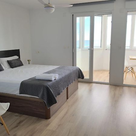 Lujoso Apartamento En Primera Linea De Playa Alicante Bagian luar foto