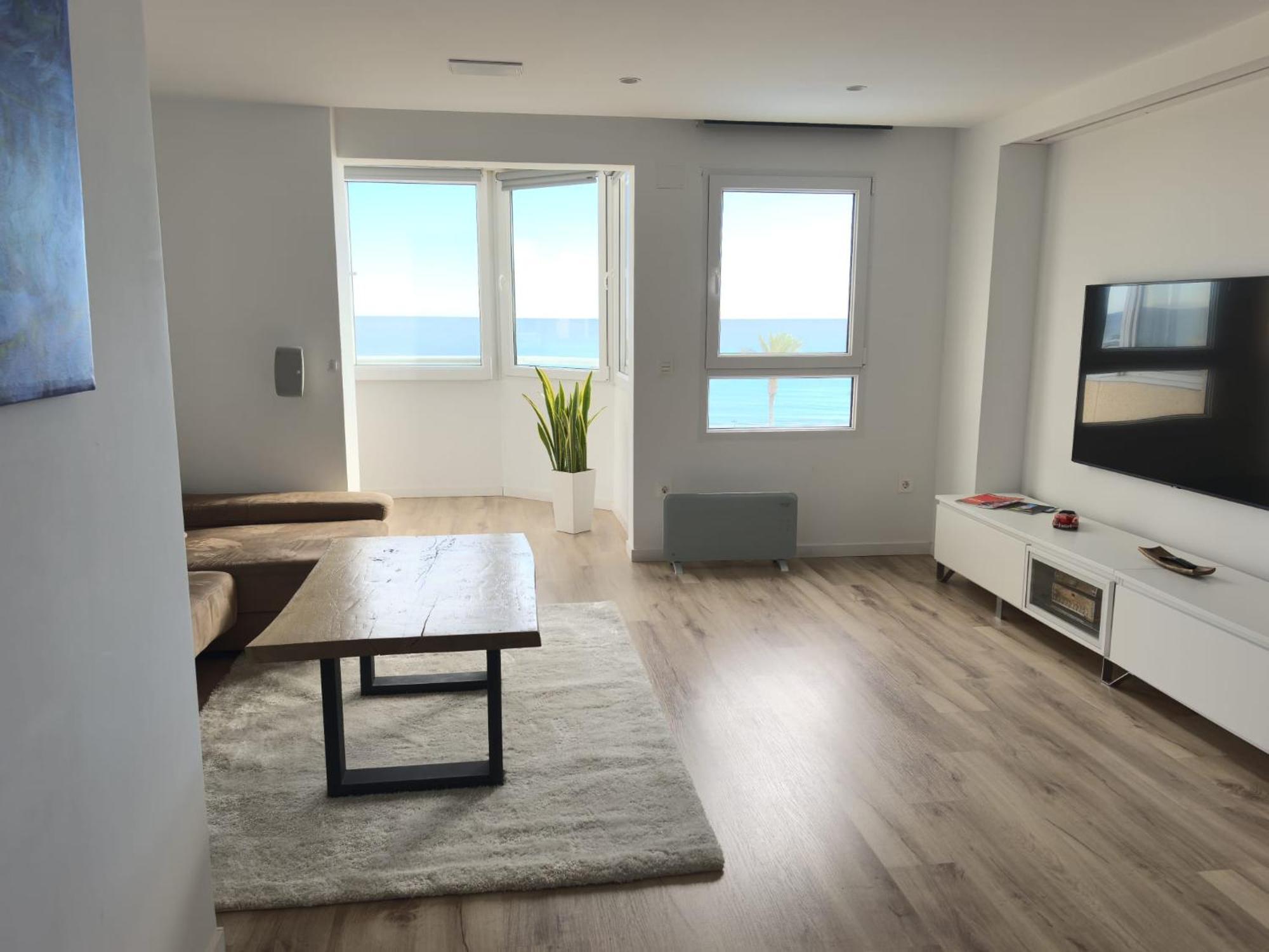Lujoso Apartamento En Primera Linea De Playa Alicante Bagian luar foto