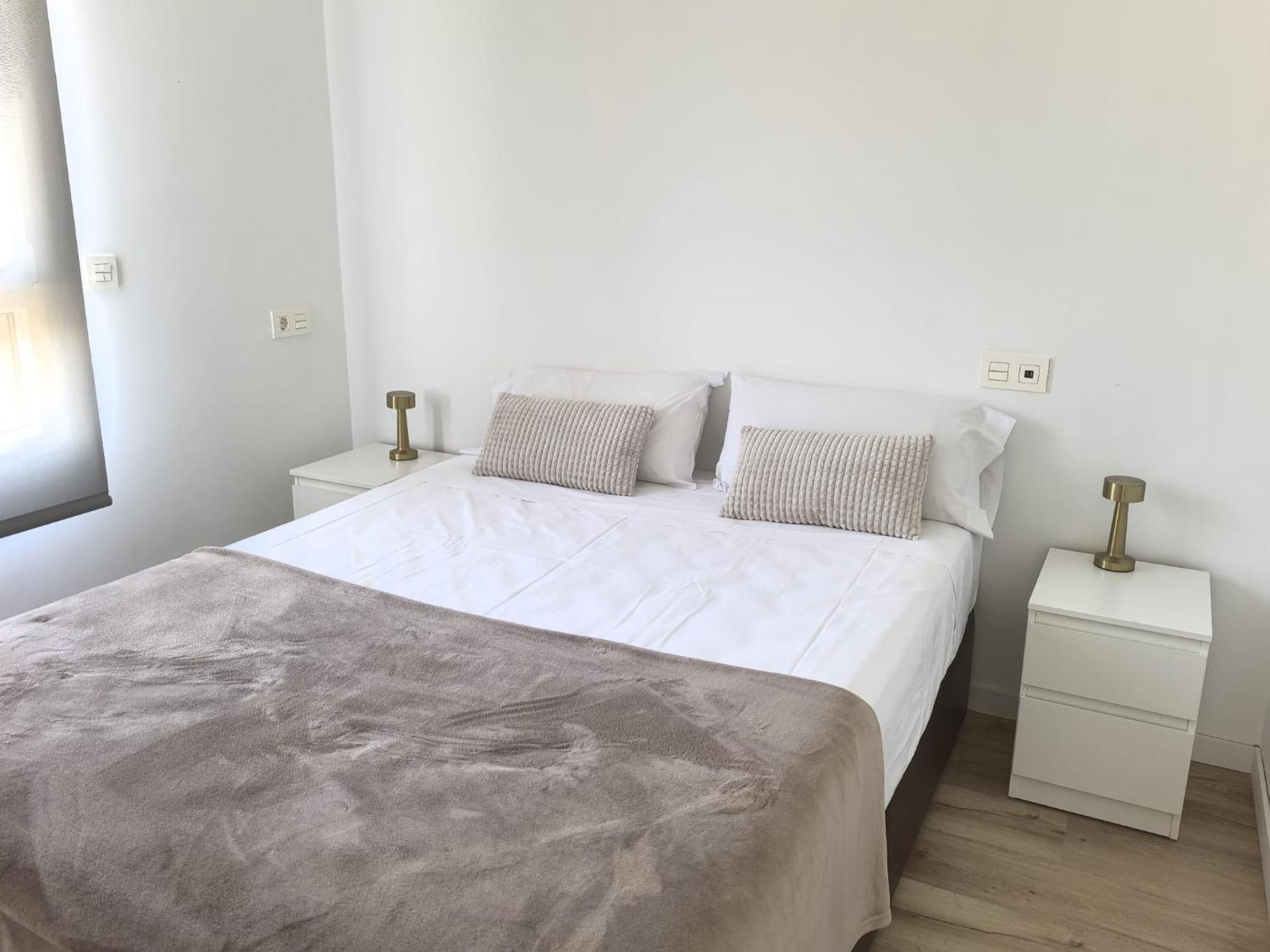Lujoso Apartamento En Primera Linea De Playa Alicante Bagian luar foto